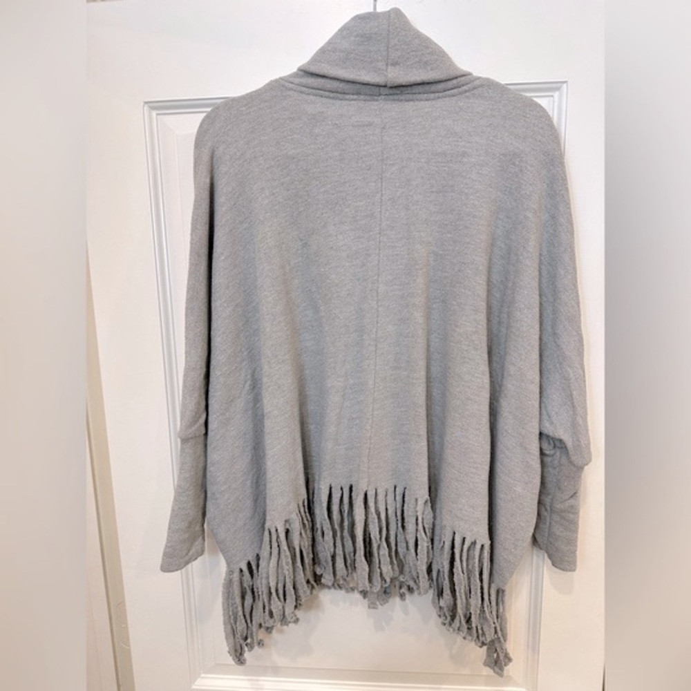 Sam & Lavi turtleneck with fringe hem - Picture 4 of 8